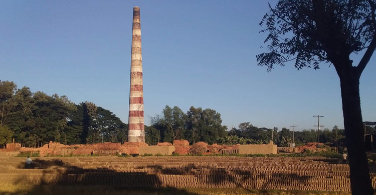 এক ইটভাটার কারণে ২০ হাজার মানুষের দুর্ভোগ