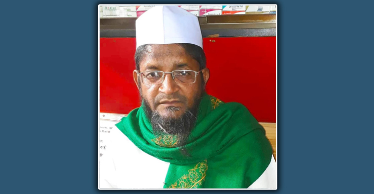 নামাজেই মারা গেলেন ইমাম