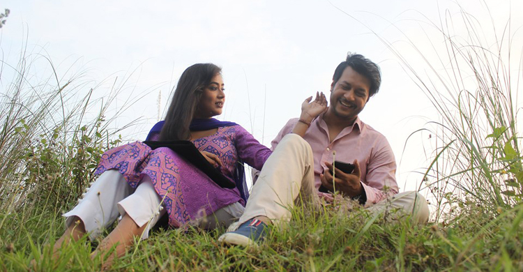 মুক্তির অপেক্ষায় ইমন-মমর সিনেমা ‘আগামীকাল’