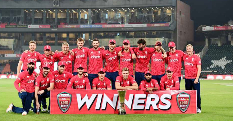 পাকিস্তানকে উড়িয়ে ‘ফাইনাল’ জিতলো ইংল্যান্ড