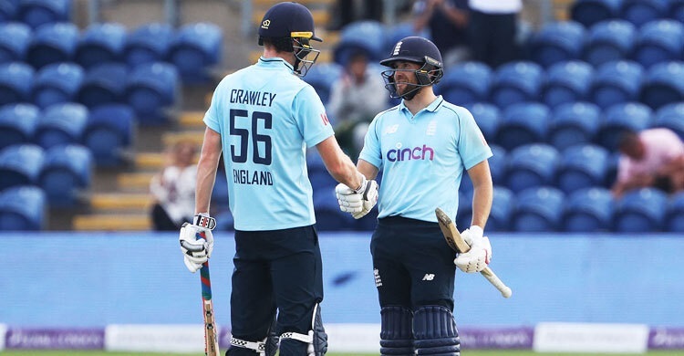 Depleted England thrash dismal Pakistan