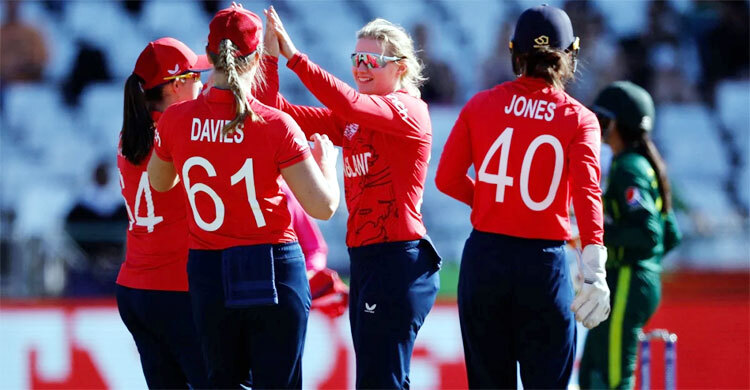 শেষ ম্যাচে ইংল্যান্ডের কাছে বিধ্বস্ত হলো পাকিস্তান