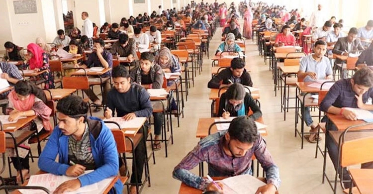DU to hold entry tests thru' 4 units from new academic year