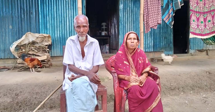 সবার ঘরে বাতি জ্বলে আমার ঘর অন্ধকার