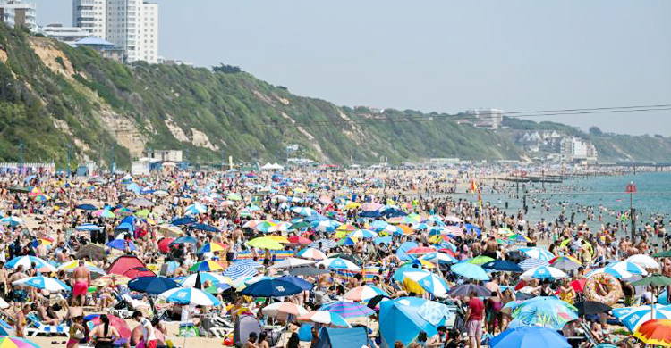 পশ্চিম ইউরোপে তীব্র তাপপ্রবাহ, জনজীবন বিপর্যস্ত