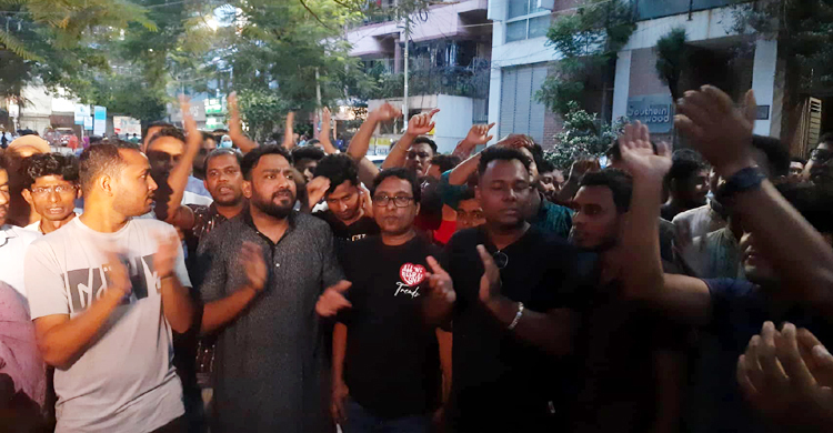 ‘রাসেলকে সুযোগ দিলে ইভ্যালি ঘুরে দাঁড়াবে’