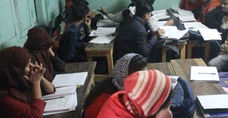 পরীক্ষা শুরুর আগে প্রশ্নপত্র দেয়ায় দুই শিক্ষককে অব্যাহতি