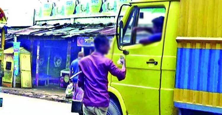 বাস-ট্রাক-সিএনজি থেকে চাঁদাবাজি ৮০ কোটি টাকা