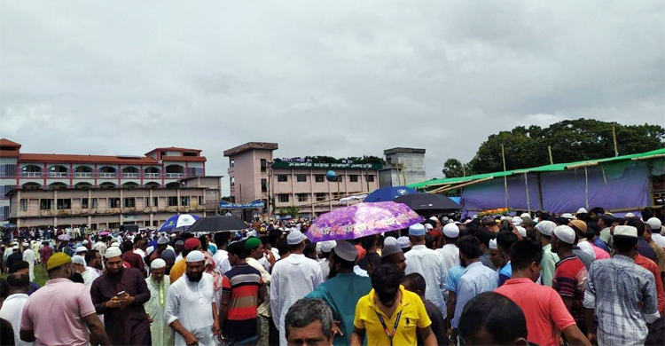 সাজেদা চৌধুরীর প্রথম জানাজায় মানুষের ঢল