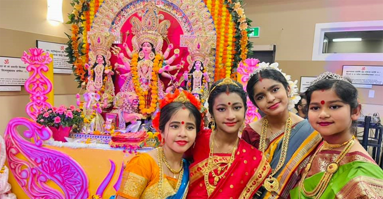 কানাডার সাস্কাটুনে শারদীয় দুর্গাপূজা উদযাপন