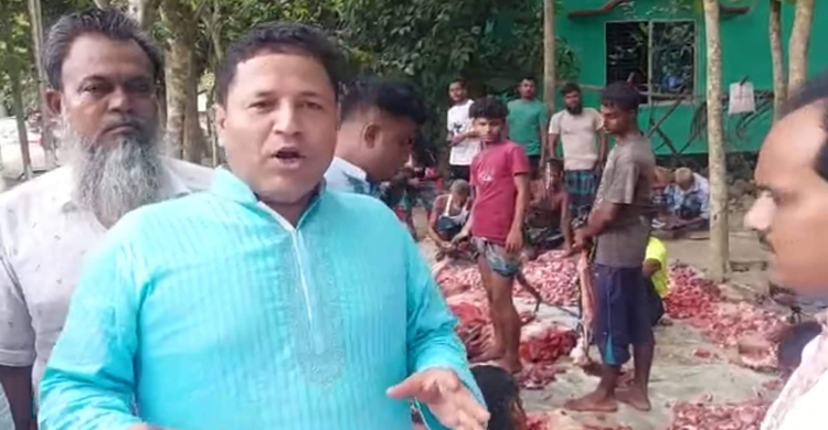 কোরবানিদাতাদের জড়ো করা মাংস দেওয়া হয় গ্রামবাসীকে