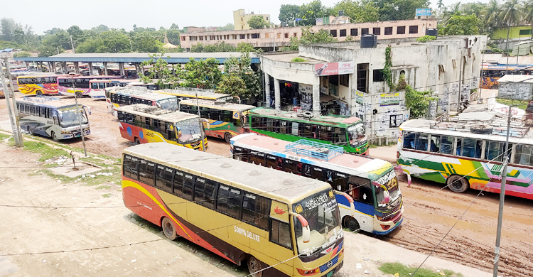 অবশেষে ফরিদপুর থেকে পদ্মা সেতু হয়ে বাস যাচ্ছে ঢাকায়
