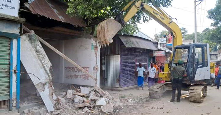 দোকানঘর উচ্ছেদ, ২০ বছর পর সরকারি রাস্তা উদ্ধার