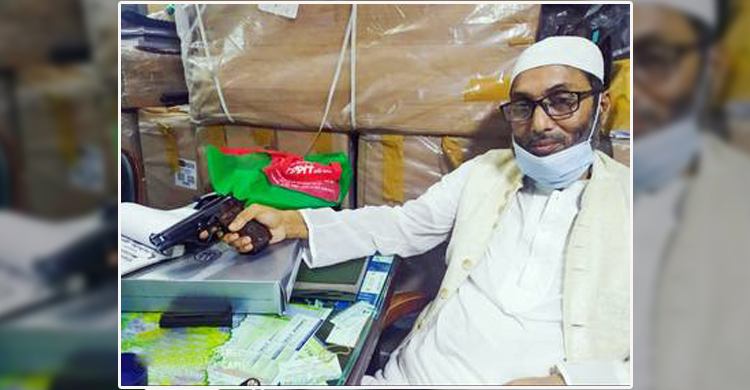 ফেসবুকে অস্ত্র হাতে ছবি, আলোচনায় এমপি বাবলু