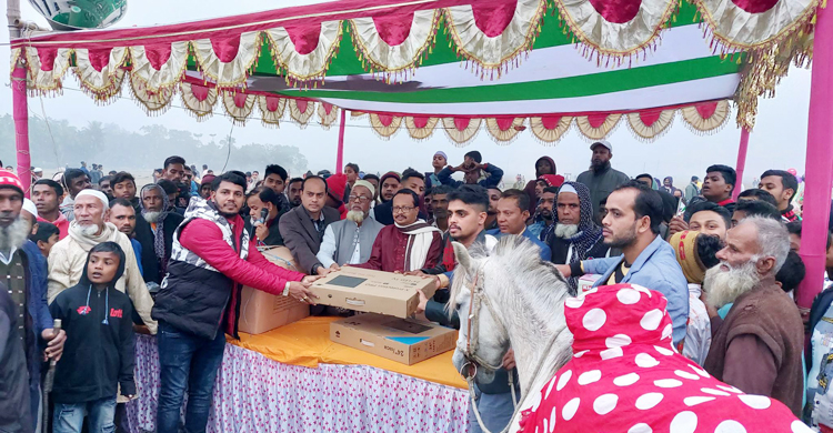 শেরপুরে ঐতিহ্যবাহী পৌষ মেলায় মানুষের উপচে পড়া ভিড়