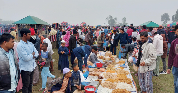 শেরপুরে ঐতিহ্যবাহী পৌষ মেলায় মানুষের উপচে পড়া ভিড়