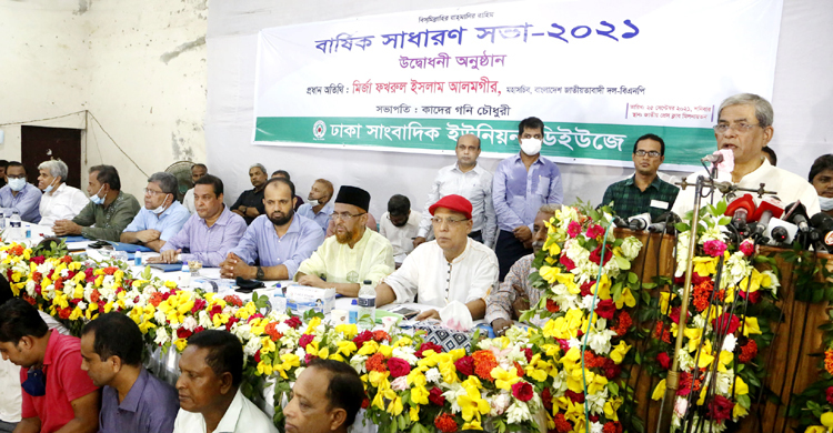 দেশ রাজনীতিকরা চালাচ্ছেন না: ফখরুল