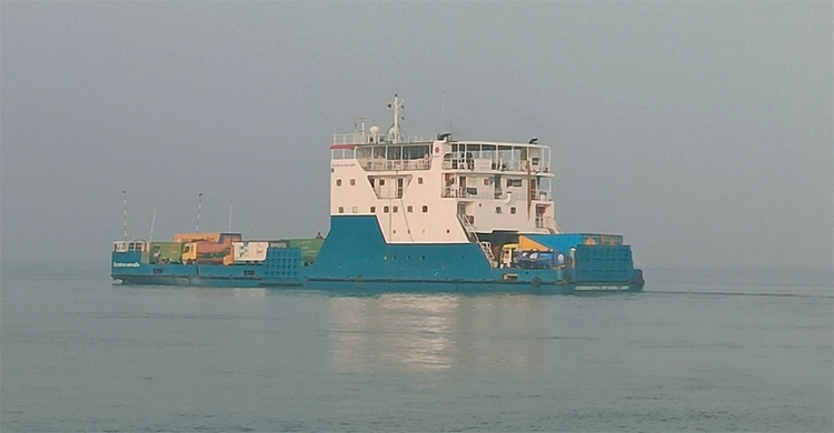 ৯ ঘণ্টা পর পাটুরিয়া-দৌলতদিয়ায় ফেরি চলাচল শুরু