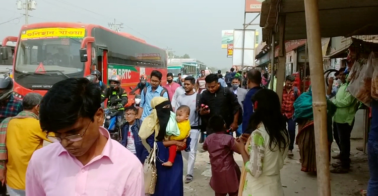 ৩ দিনের ছুটি ঘিরে শিমুলিয়া ঘাটে ঘরমুখো মানুষের ঢল