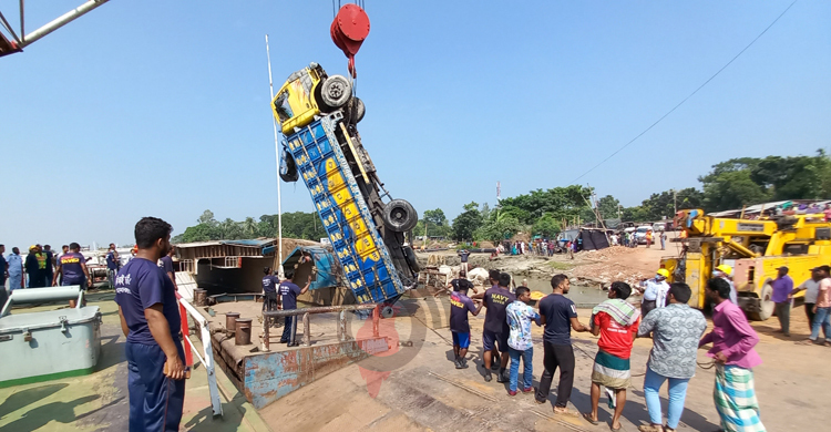 ‘প্রত্যয়’ দিয়ে ডুবে যাওয়া ফেরি উদ্ধার সম্ভব নয়