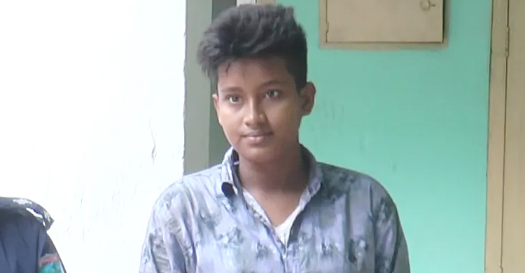 যশোরে পুরুষ সেজে প্রতারণা, তরুণী গ্রেফতার