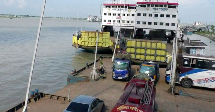 শিমুলিয়া-কাঁঠালবাড়ি নৌরুটে ফেরি চলাচল বন্ধ