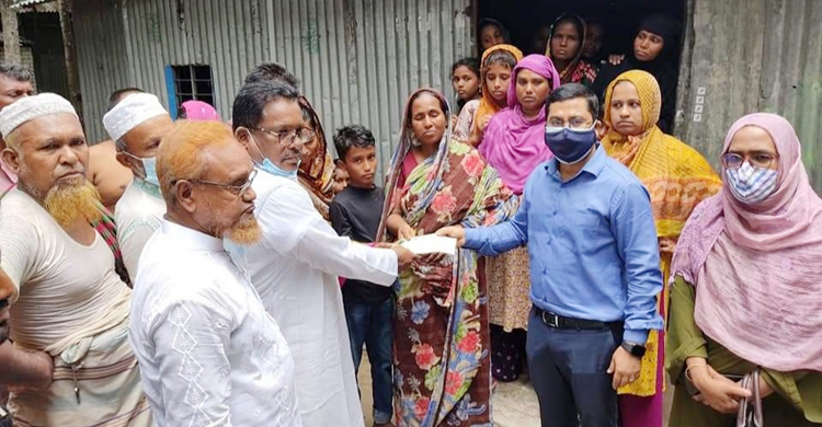 বজ্রপাতে নিহত ৪ জনের পরিবারের পাশে ফরিদপুরের ডিসি