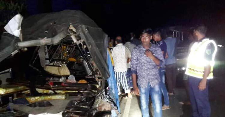 ফরিদপুরে সড়ক দুর্ঘটনায় শাশুড়ি-পুত্রবধূ নিহত : আহত ৯