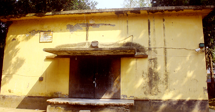 ফরিদপুরে খাদ্যগুদামে ২২৫ টন চালের হিসাব নেই, কর্মকর্তা লাপাত্তা