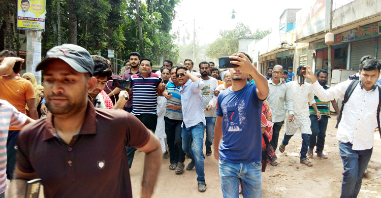 ১৪৪ ধারা ভঙ্গ করে সাংসদ নিক্সনের পক্ষে মিছিল