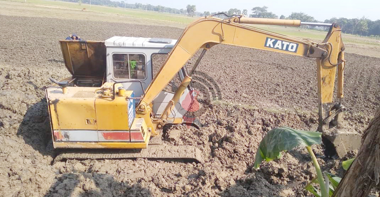 ফরিদপুরে ইটভাটার পেটে যাচ্ছে ফসলি জমি