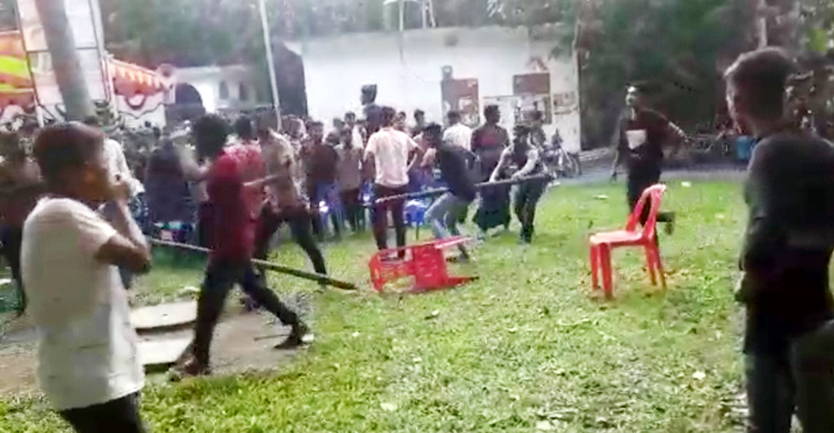 শামা ওবায়েদের সামনেই ফরিদপুরে স্বেচ্ছাসেবক দল কর্মীদের হাতাহাতি
