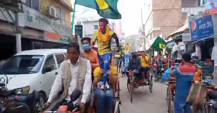 ফরিদপুরে ব্রাজিল সমর্থকদের রিকশা শোভাযাত্রা
