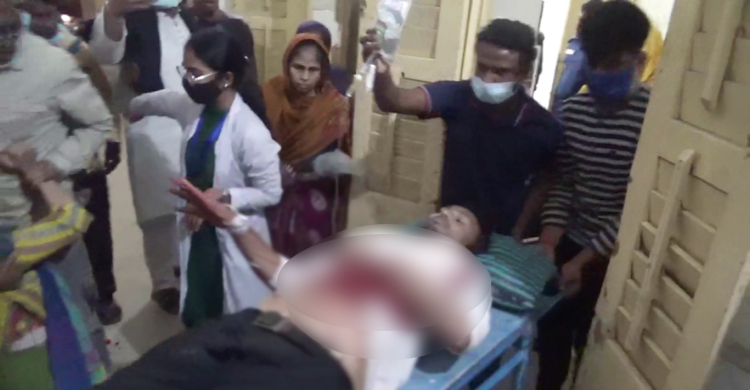 হাসপাতালে কুপিয়ে যখমের ঘটনায় মামলা, তদন্ত কমিটি