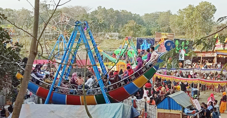 ফরিদপুরে জমে উঠেছে জসীম পল্লি মেলা