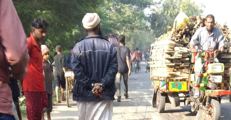 ফরিদপুরে ভ্যান-নসিমনের সংঘর্ষে যুবক নিহত