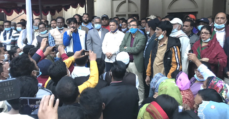 নৌকাকে সমর্থন দিয়ে সরে দাঁড়ালেন বর্তমান মেয়র