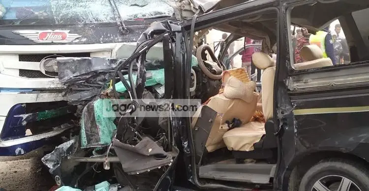 4 of a family among 6 killed in Faridpur road accident