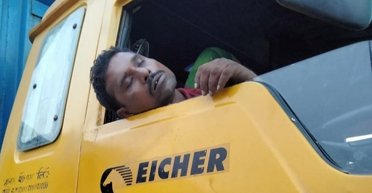 পেট্রাপোল বন্দরে বাংলাদেশি ট্রাকচালকের মৃত্যু