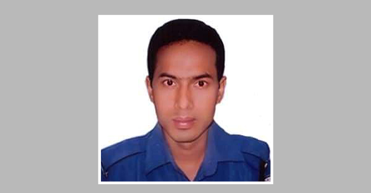 মহাসড়কে ট্রাকের ধাক্কায় প্রাণ গেলো পুলিশ সদস্যের