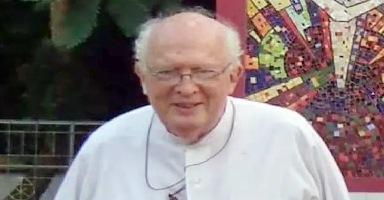 নটর ডেম কলেজের সাবেক অধ্যক্ষ ফাদার পিশোতো আর নেই