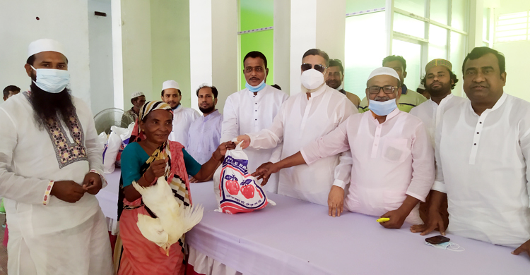 ফতুল্লায় ৫০০ পরিবারে ঈদ সামগ্রী বিতরণ