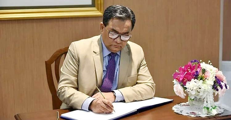 জন্মদিনের শুভেচ্ছায় ভাসছেন প্রধান বিচারপতি