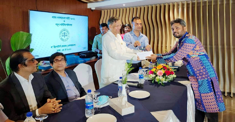 এলআরএফ বেস্ট রিপোর্টিং অ্যাওয়ার্ড পেলেন জাগো নিউজের ফজলুল হক