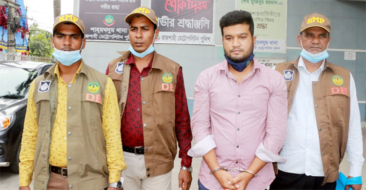 প্রেমিকের ফেসবুক হ্যাক করে হাতিয়ে নিলেন তরুণীর সাড়ে ৭ লাখ টাকা