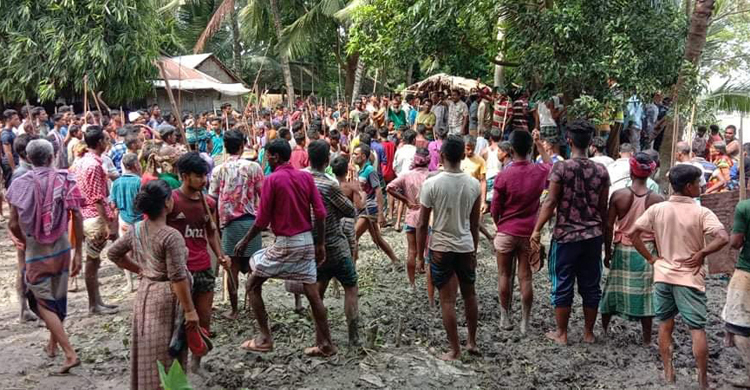 কবরস্থান নিয়ে দুই গ্রামবাসীর সংঘর্ষ, আহত ১৫