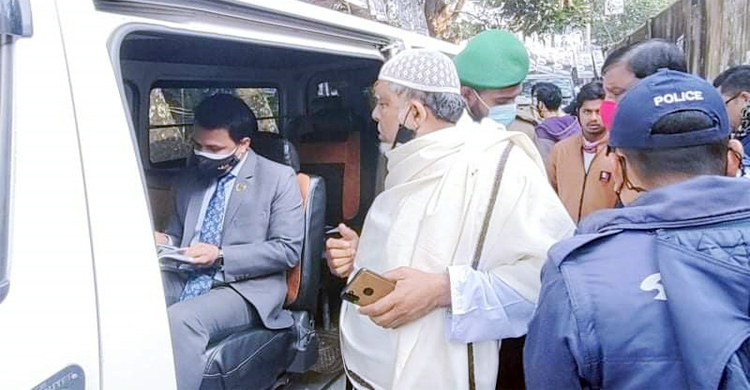 আলোকসজ্জা করে জরিমানা গুনলেন নৌকা প্রার্থী