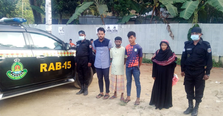 বসতঘরে মিললো সাড়ে ৩ লাখ ইয়াবা, নারীসহ গ্রেফতার ৪