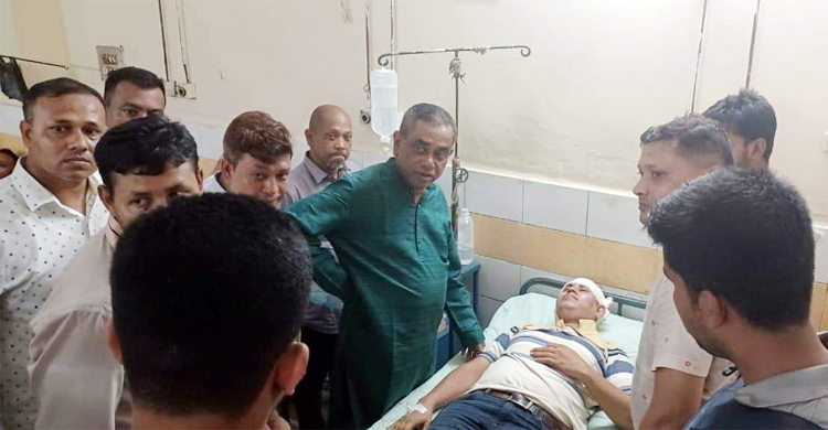 আধিপত্য বিস্তার নিয়ে সংঘর্ষ, পুলিশ পরিদর্শকের ওপর হামলা