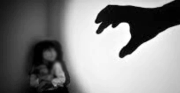 ভাইকে গাছের সঙ্গে বেঁধে বোনকে ধর্ষণের অভিযোগ